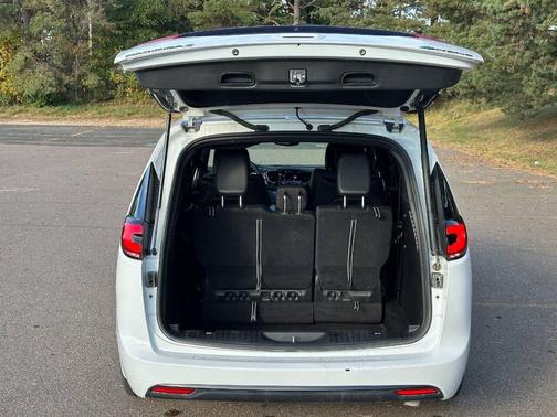 2022 Chrysler Pacifica Hybrid Touring L