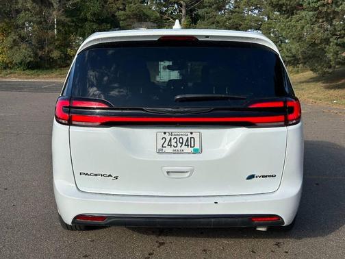 2022 Chrysler Pacifica Hybrid Touring L