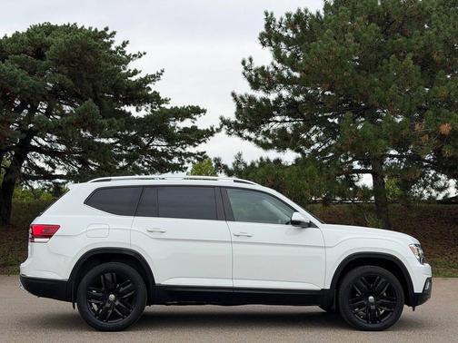 Pure White 2019 Volkswagen Atlas 3.6L SEL