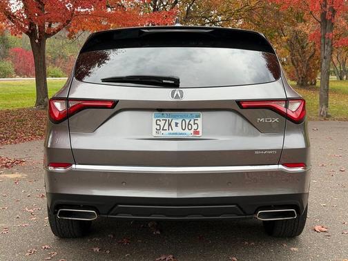 Liquid Carbon Metallic 2022 Acura MDX Technology Package