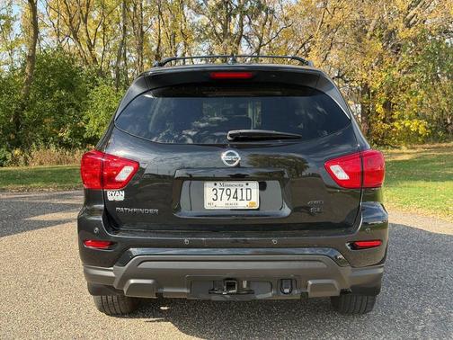 Magnetic Black Pearl 2020 Nissan Pathfinder SL 4WD