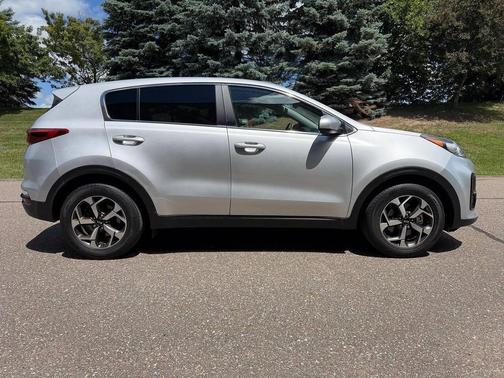 Sparkling Silver 2022 Kia Sportage LX