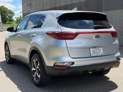 Sparkling Silver 2022 Kia Sportage LX