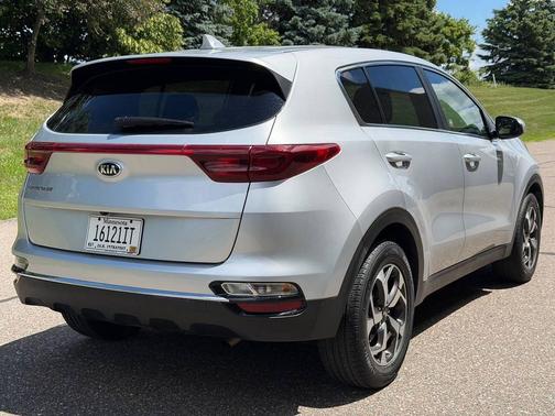 Sparkling Silver 2022 Kia Sportage LX