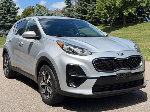 Sparkling Silver 2022 Kia Sportage LX