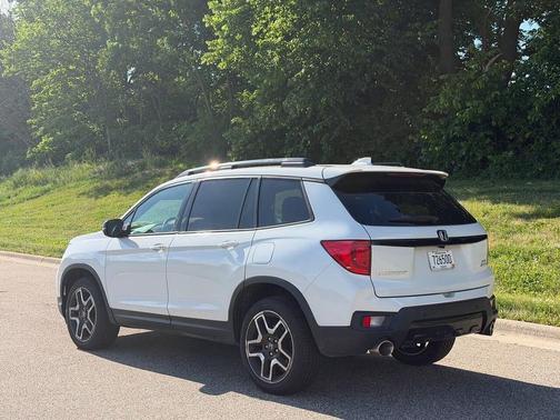 Platinum White Pearl 2022 Honda Passport AWD Elite