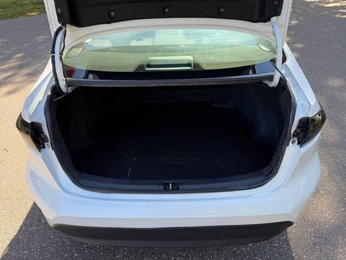 Wind Chill Pearl 2025 Toyota Corolla LE