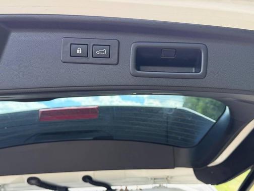 Crystal White Pearl 2022 Subaru Forester Premium