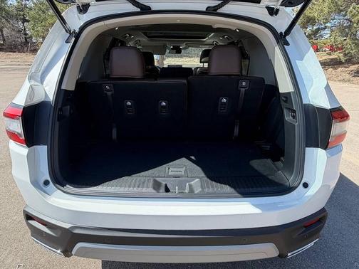 Platinum White Pearl 2023 Honda Pilot AWD Elite