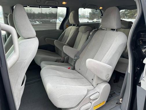 2014 Toyota Sienna LE