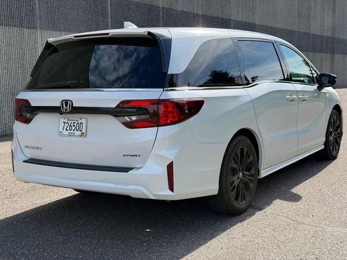 Platinum White Pearl 2025 Honda Odyssey Sport-L