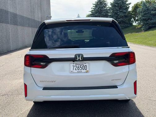 Platinum White Pearl 2025 Honda Odyssey Sport-L