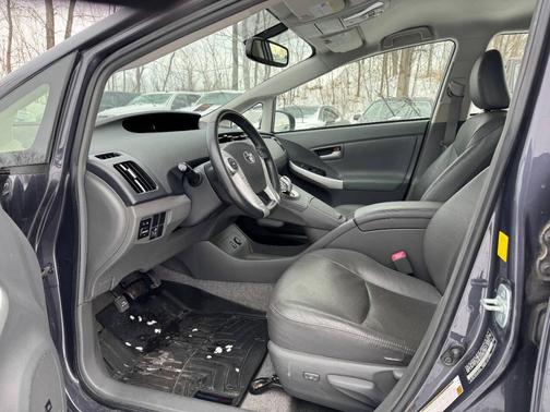 2010 Toyota Prius III