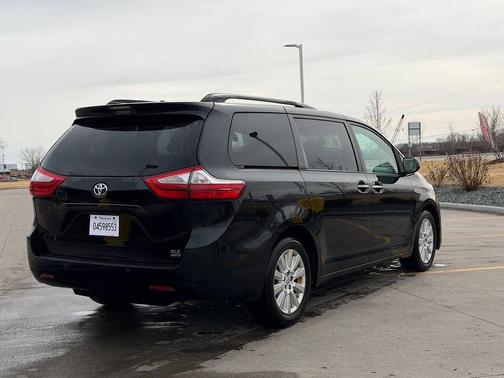 2015 Toyota Sienna XLE