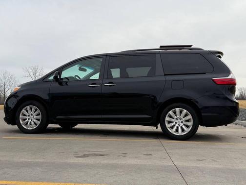 2015 Toyota Sienna XLE