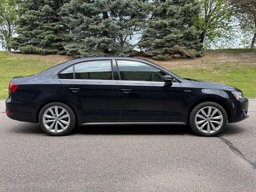 Deep Black Metallic 2014 Volkswagen Jetta Hybrid SEL Premium