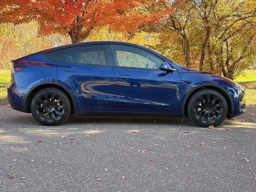 Deep Blue Metallic 2024 Tesla Model Y Long Range Dual Motor All-Wheel Drive