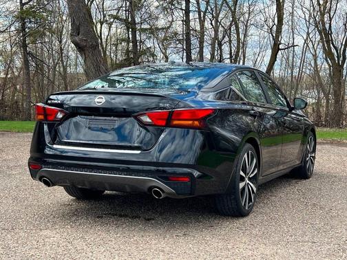 2020 Nissan Altima SR FWD