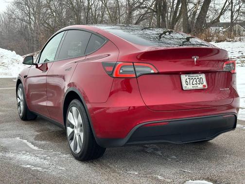 2024 Tesla Model Y Long Range Dual Motor All-Wheel Drive
