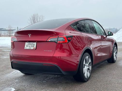 2024 Tesla Model Y Long Range Dual Motor All-Wheel Drive