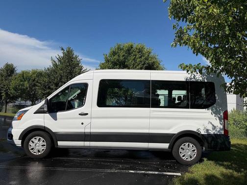 Oxford White 2022 Ford Transit-350 XLT