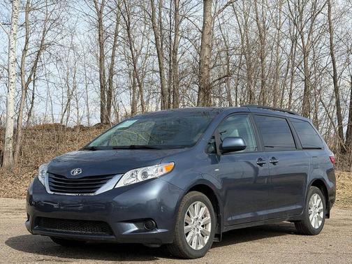 2017 Toyota Sienna LE