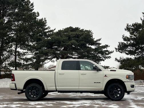 2022 RAM 3500 Limited Crew Cab 4x4 6'4' Box