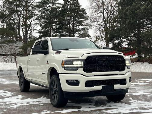 2022 RAM 3500 Limited Crew Cab 4x4 6'4' Box