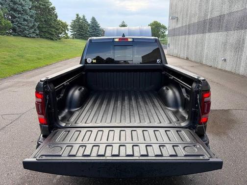 Granite Crystal Metallic Clearcoat 2020 RAM 1500 Big Horn/Lone Star