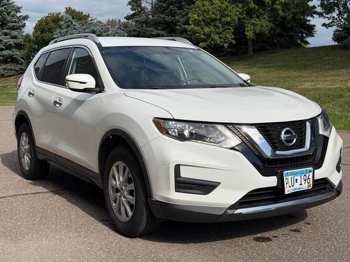 Glacier White 2017 Nissan Rogue SV