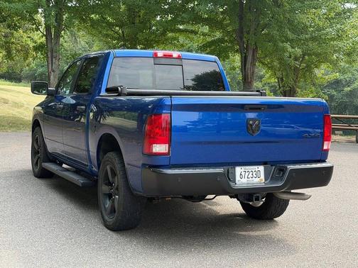 Blue Streak Pearlcoat 2018 RAM 1500 Big Horn