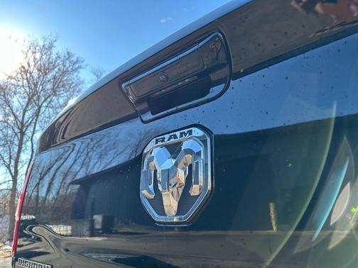 2022 RAM 2500 Big Horn Mega Cab 4x4 6'4'' Box