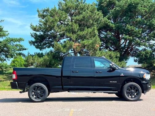 2022 RAM 2500 Big Horn Mega Cab 4x4 6'4'' Box