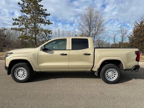 2024 Chevrolet Colorado WT