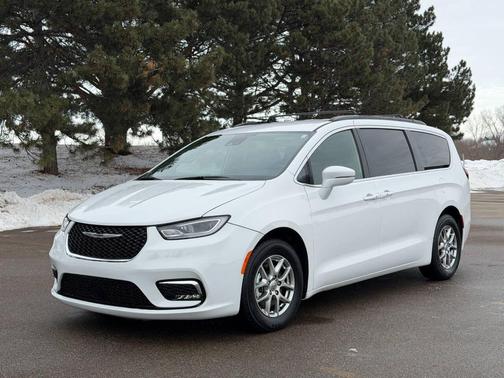 2022 Chrysler Pacifica Touring