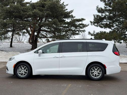 2022 Chrysler Pacifica Touring