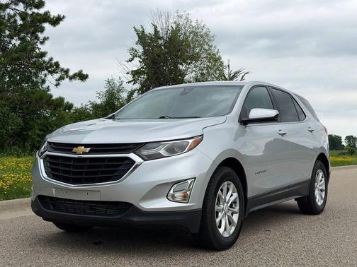 Silver Ice Metallic 2020 Chevrolet Equinox 1LT