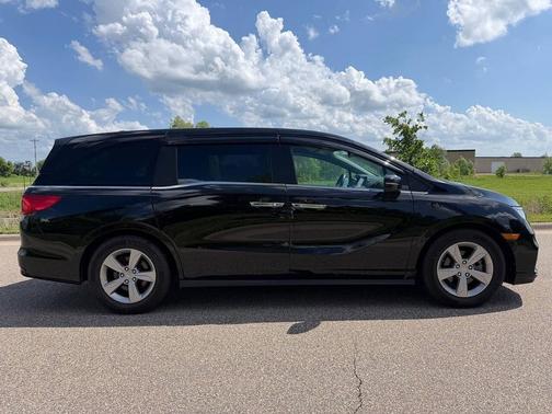 Crystal Black Pearl 2020 Honda Odyssey EX