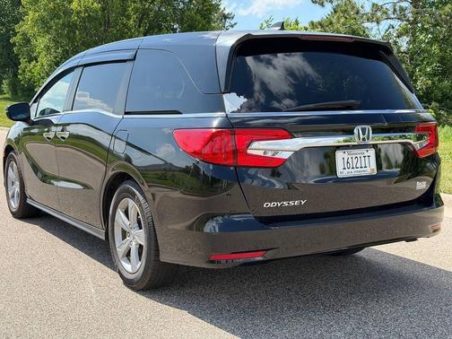 Crystal Black Pearl 2020 Honda Odyssey EX