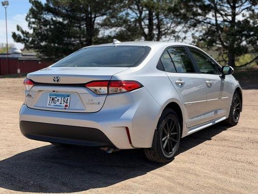 Classic Silver Metallic 2024 Toyota Corolla Hybrid SE
