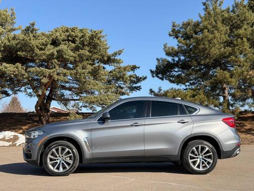Space Gray Metallic 2015 BMW X6 xDrive50i