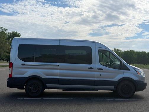 Oxford White 2015 Ford Transit-350 XLT