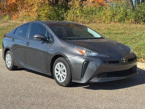 2019 Toyota Prius XLE
