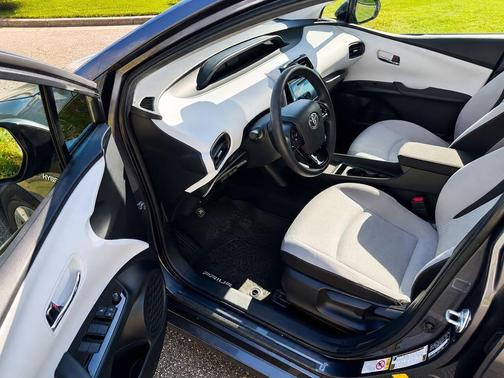 Pewter 2019 Toyota Prius XLE