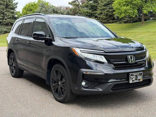 Crystal Black Pearl 2022 Honda Pilot AWD Black Edition