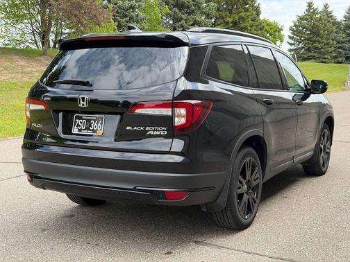 Crystal Black Pearl 2022 Honda Pilot AWD Black Edition