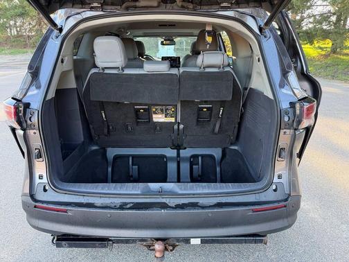 Predawn Gray Mica 2021 Toyota Sienna XLE 8 Passenger