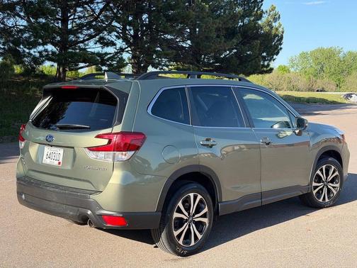 Jasper Green Metallic 2020 Subaru Forester Limited