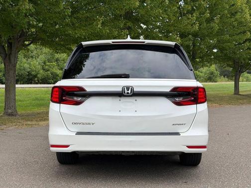 Platinum White Pearl 2023 Honda Odyssey Sport