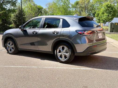Modern Steel Metallic 2026 Honda HR-V LX